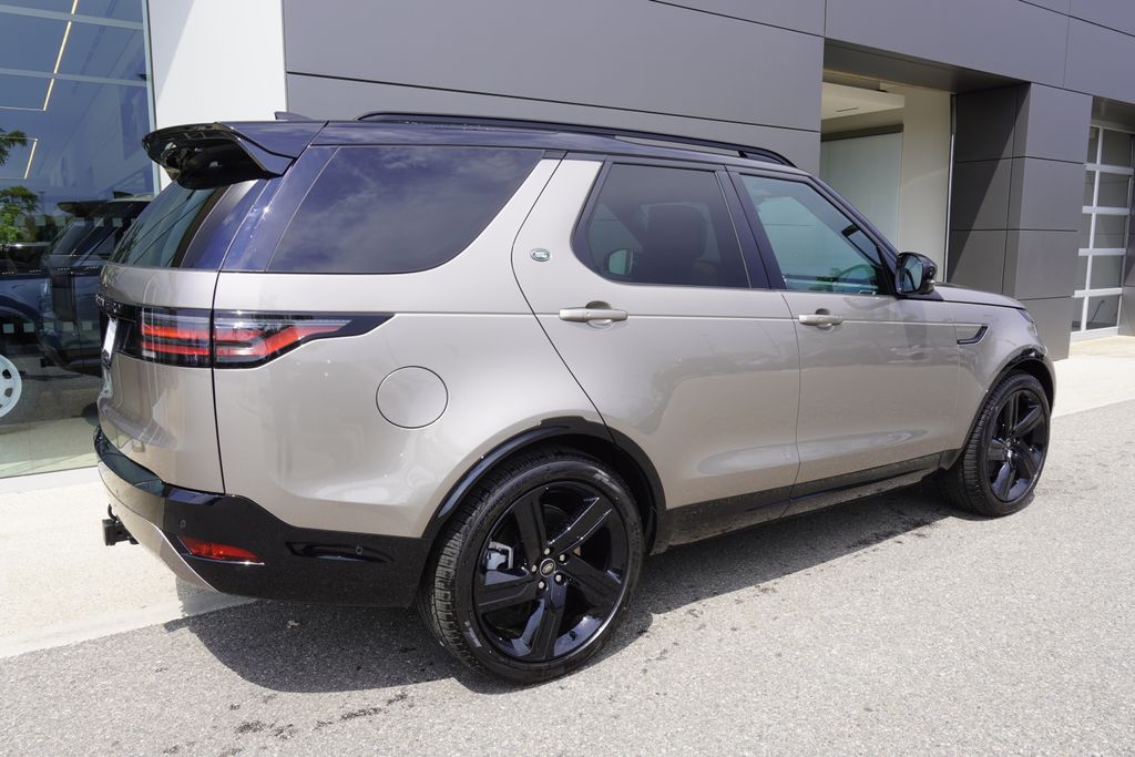 2025 Land Rover Discovery SE photo 4