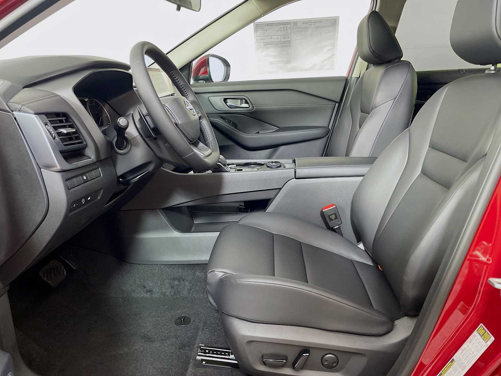 2026 Nissan Rogue SV photo 4