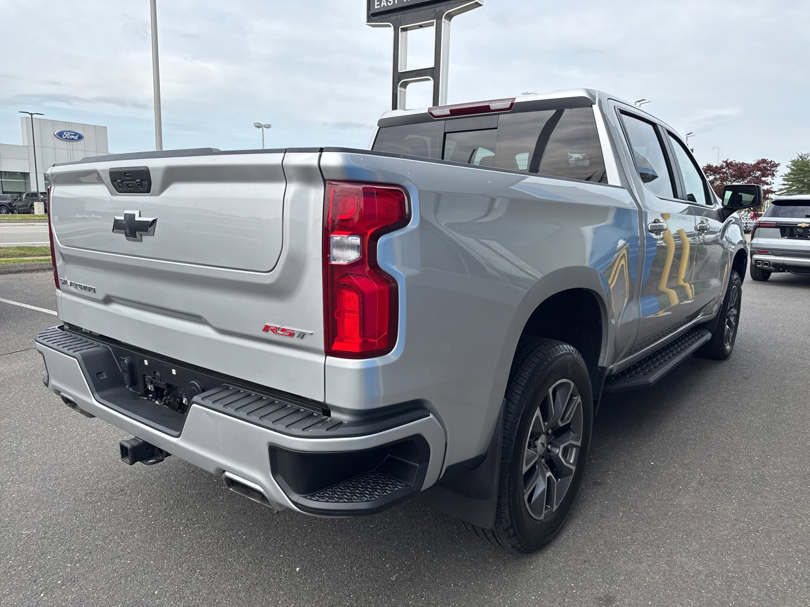 2022 Chevrolet Silverado 1500 RST photo 6