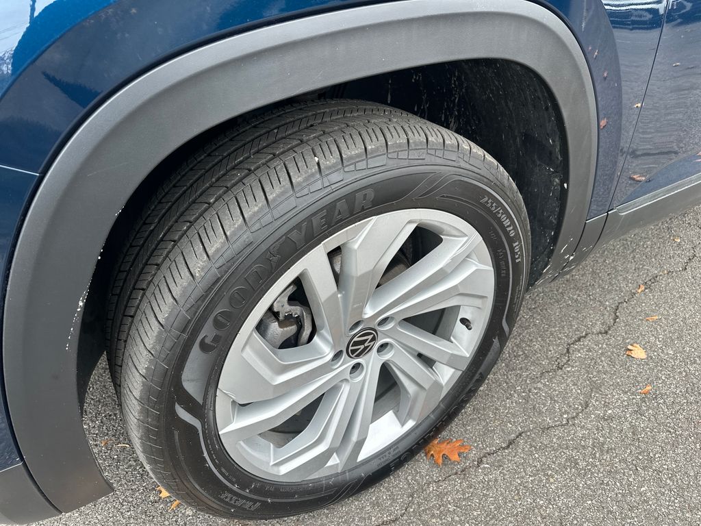 2022 Volkswagen Atlas V6 SE Technology photo 2