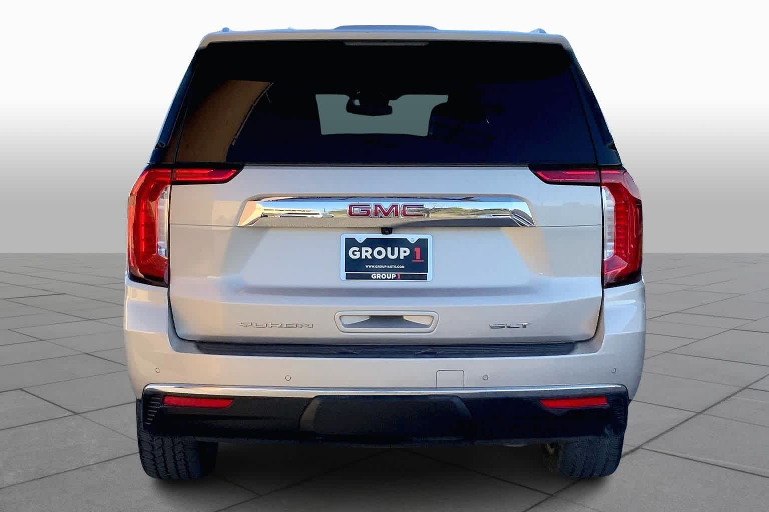 2023 Gmc Yukon XL SLT photo 4