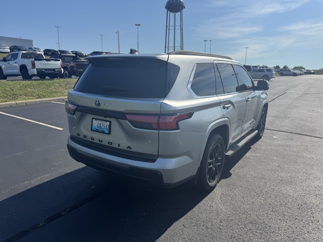 2023 Toyota Sequoia SR5 photo 3