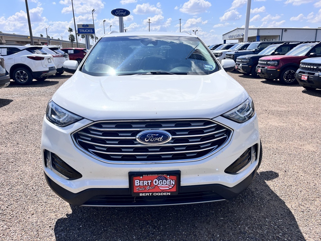 2020 Ford Edge SEL photo 2