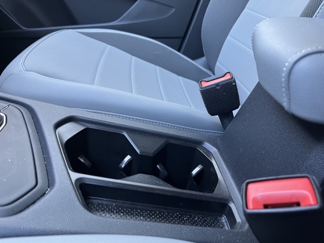 2022 Volkswagen Taos SE photo 38