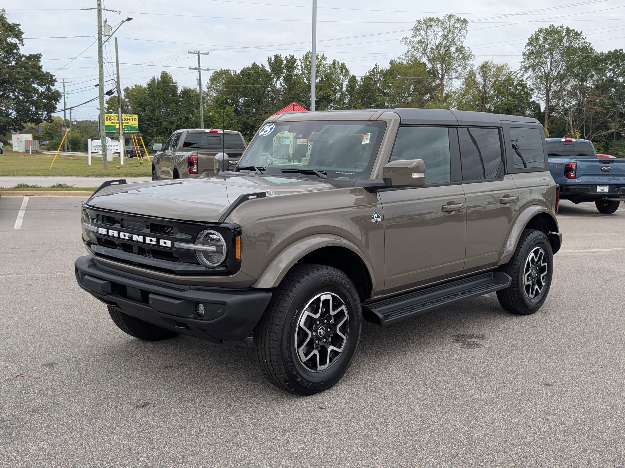 2025 Ford Bronco 4-Door Outer Banks's photo