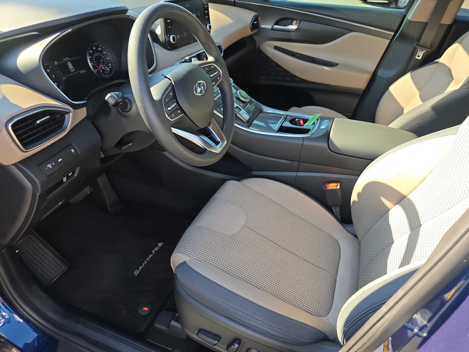 2022 Hyundai Santa Fe SEL photo 9