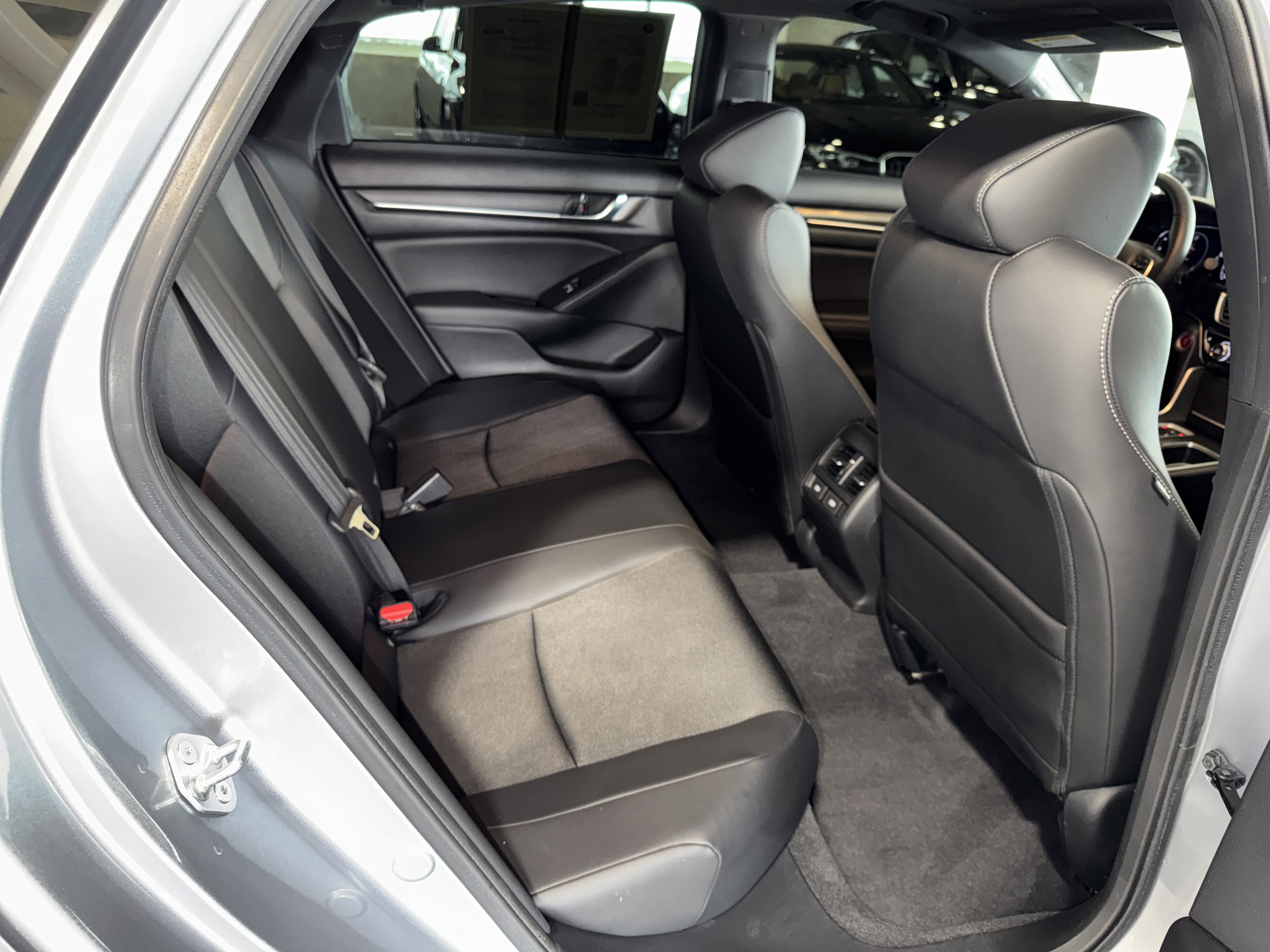 2022 Honda Accord Sport 2.0T photo 3