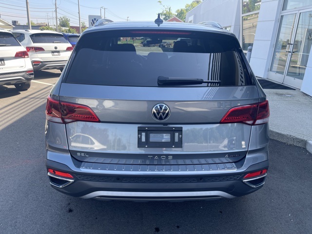 2022 Volkswagen Taos SEL photo 7