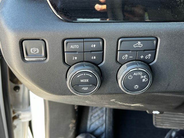 2024 Chevrolet Silverado 1500 LT photo 13