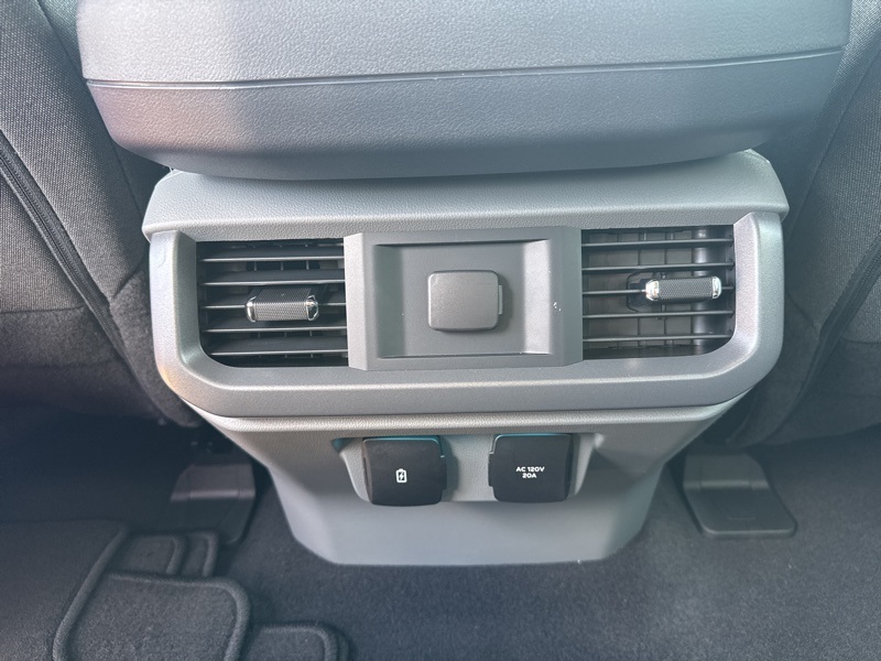 2025 Ford F-150 XLT photo 18
