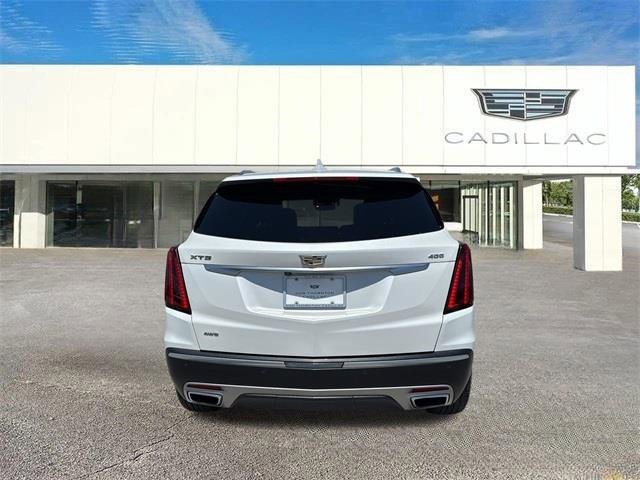 2021 Cadillac XT5 Premium Luxury photo 2