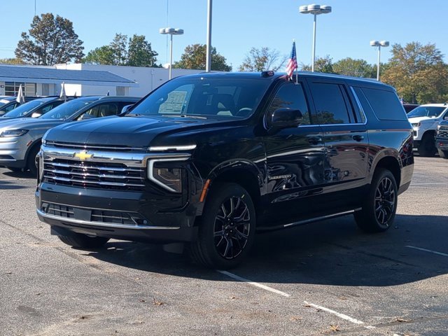 2026 Chevrolet Suburban LT photo 2