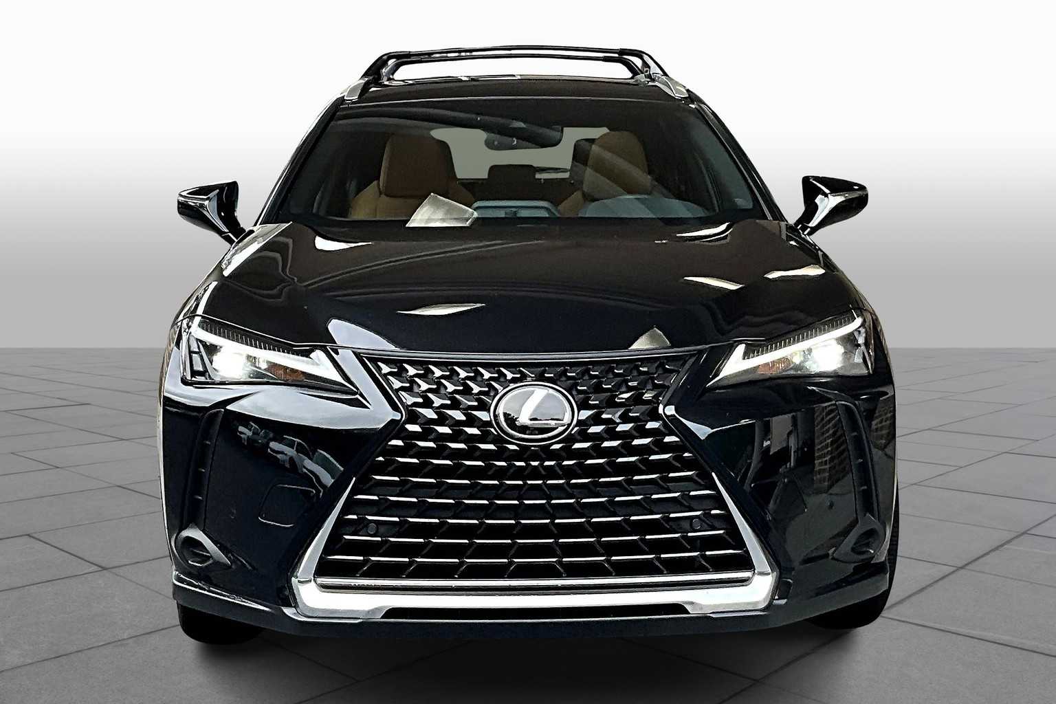 2024 Lexus UX 250h Premium photo 3
