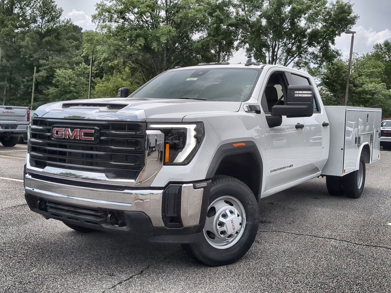 2025 GMC Sierra 3500 Chassis Cab Pro's photo