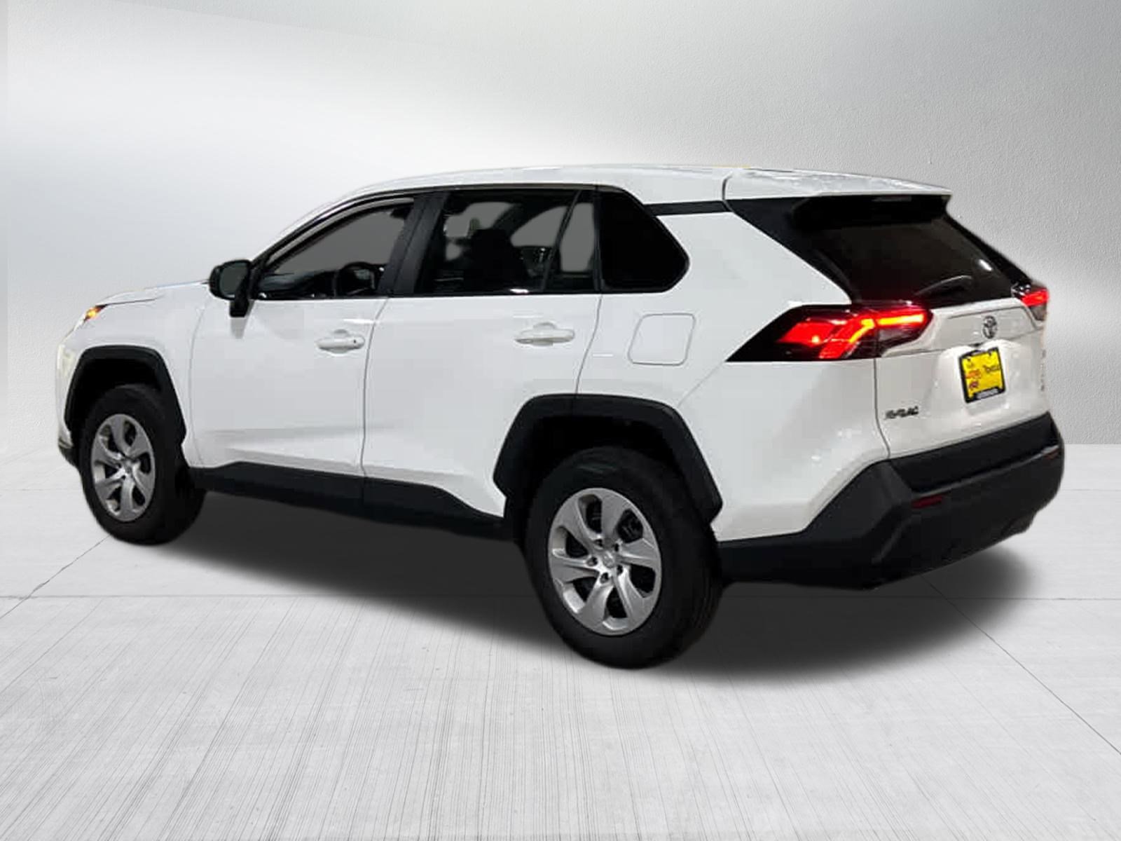 2024 Toyota RAV4 LE photo 3