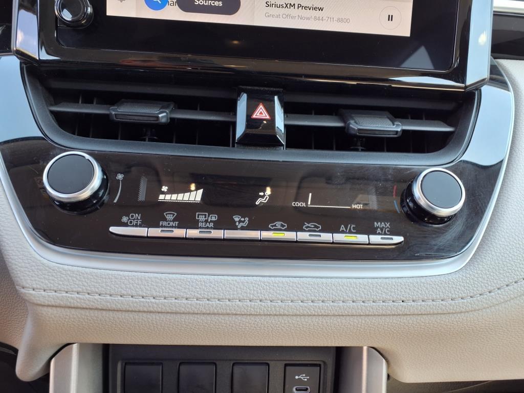 2023 Toyota Corolla Cross L photo 13