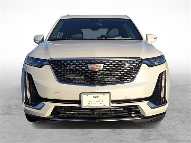 2025 Cadillac XT6 Luxury photo 2