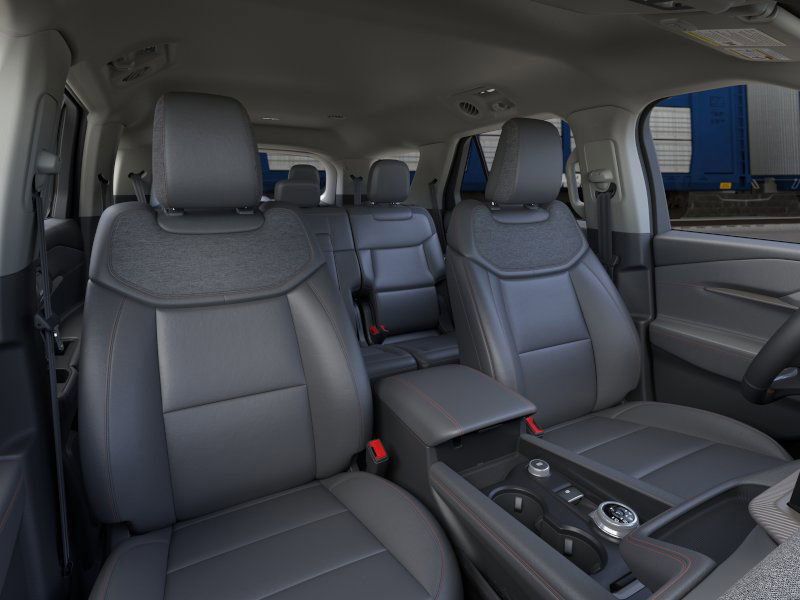 2025 Ford Explorer photo 9