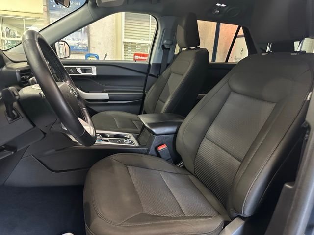 2022 Ford Explorer XLT photo 12