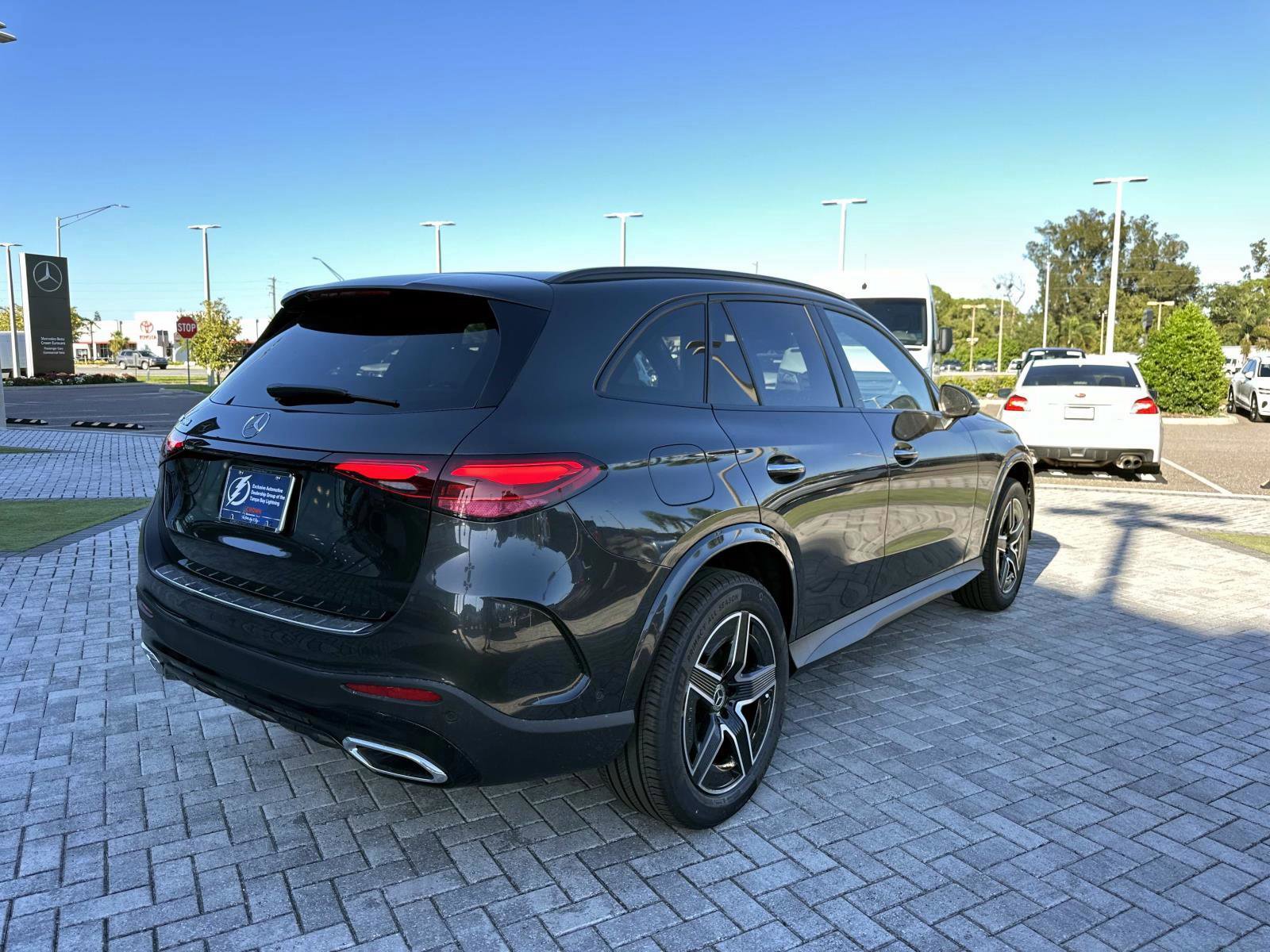 2026 Mercedes Benz GLC 300 photo 4