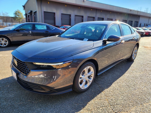 2025 Honda Accord LX's photo