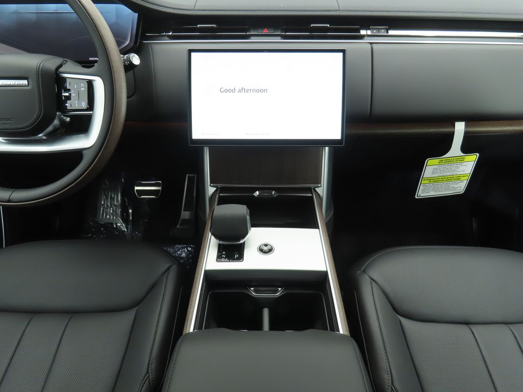 2025 Land Rover Range Rover SE photo 13