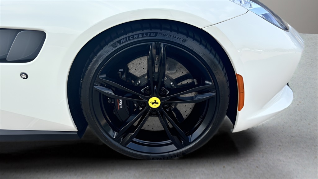 2017 Ferrari GTC4Lusso photo 24
