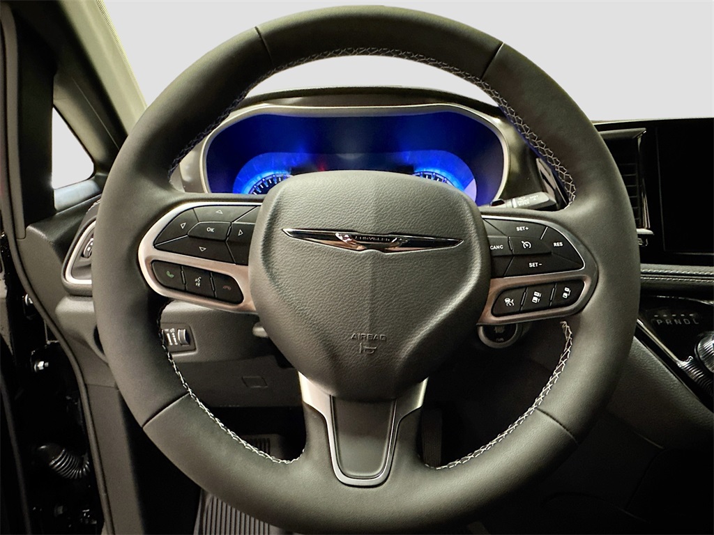 2025 Chrysler Pacifica photo 31
