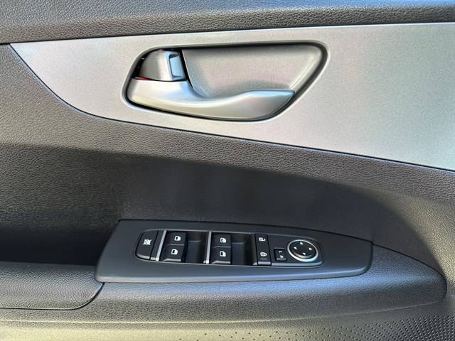 2021 Kia Forte LXS photo 16