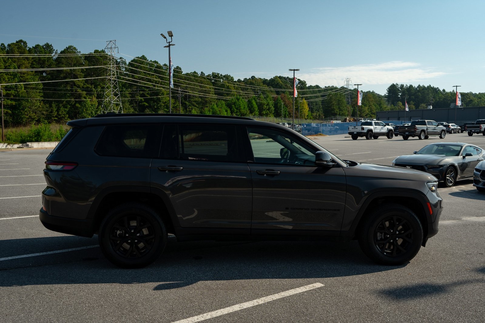 2024 Jeep Grand Cherokee Altitude photo 4