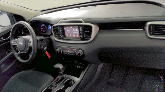 Used 2020 Sangria Kia LX V6 image 25