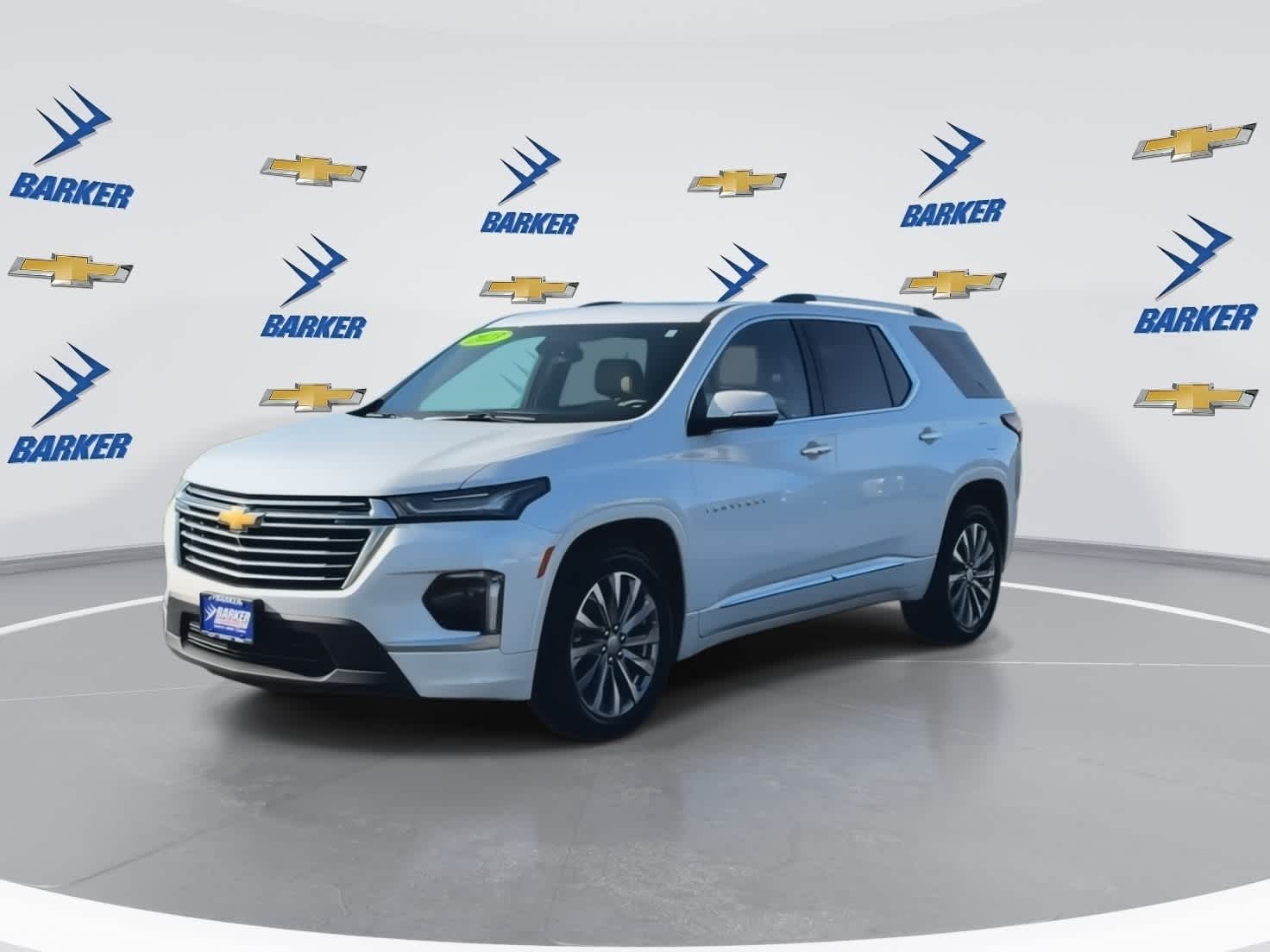 2023 Chevrolet Traverse Premier photo 2