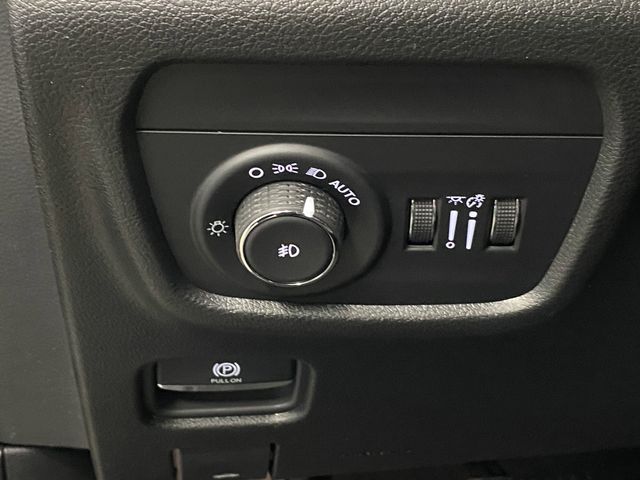 2025 Jeep Grand Cherokee Limited photo 24