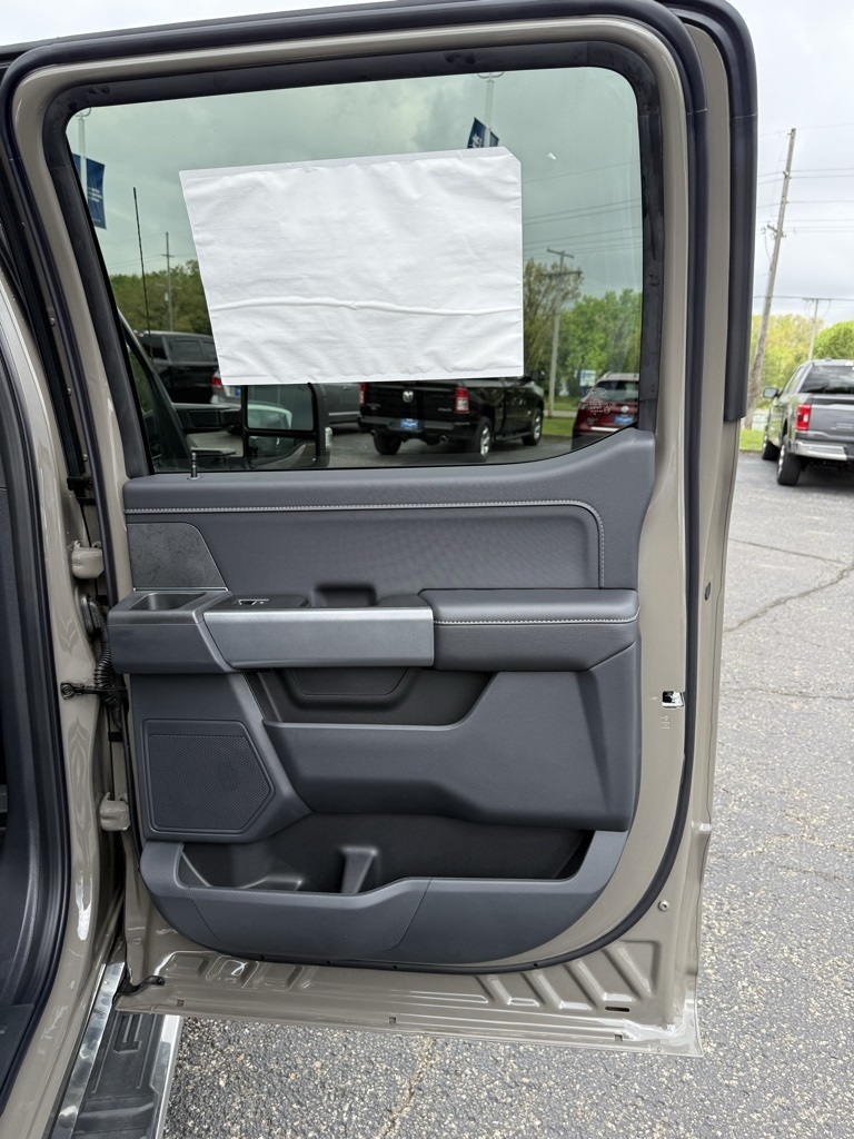 2025 Ford F-150 XLT photo 21