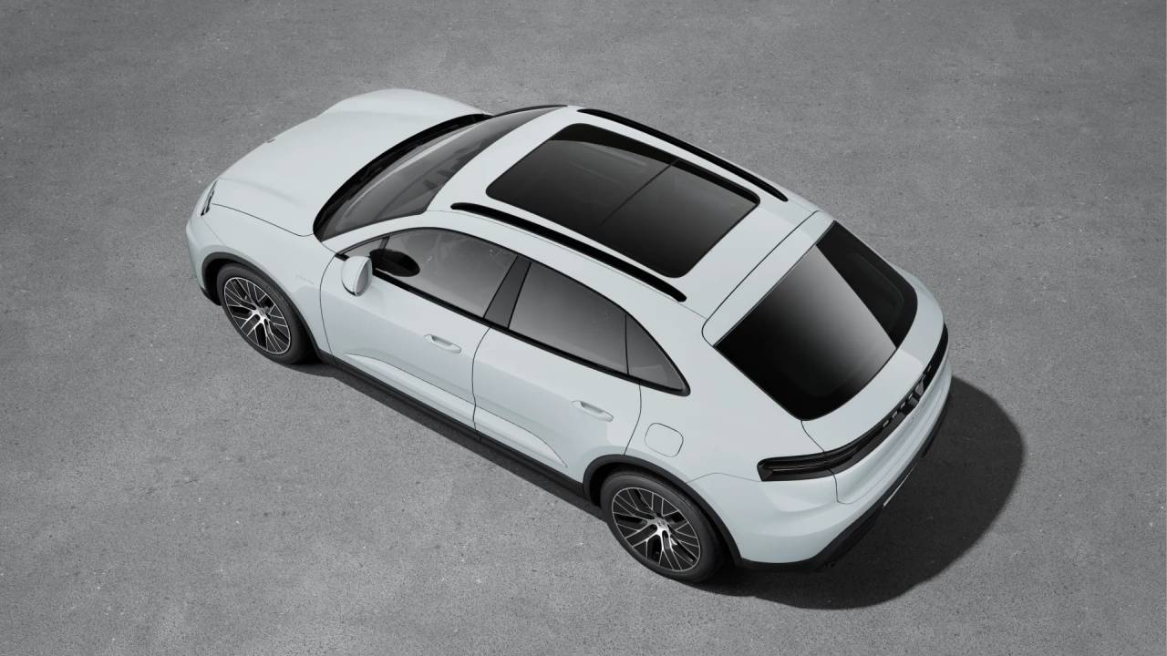 2025 Porsche Macan Electric photo 4