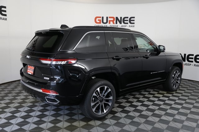 2025 Jeep Grand Cherokee Overland photo 14