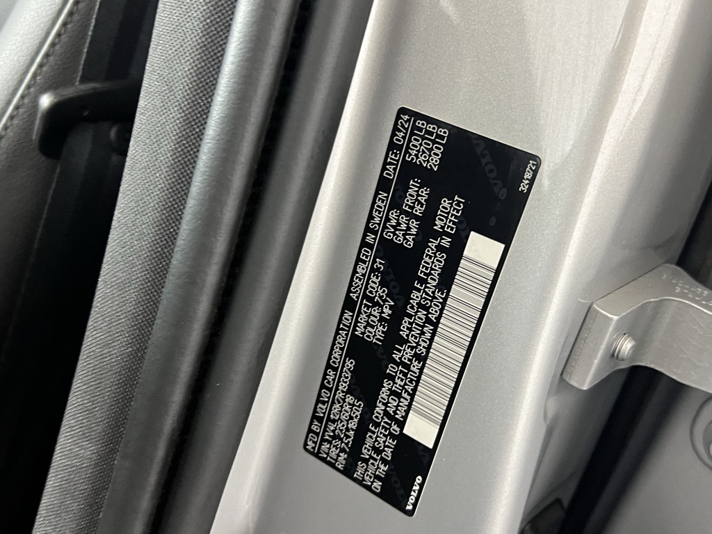 2024 Volvo XC60 B5 Core photo 33