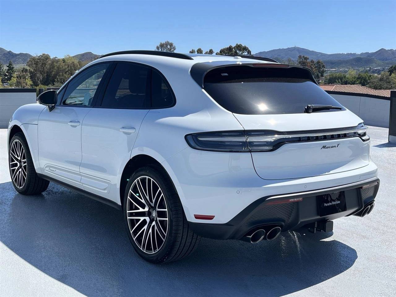 2025 Porsche Macan T photo 2
