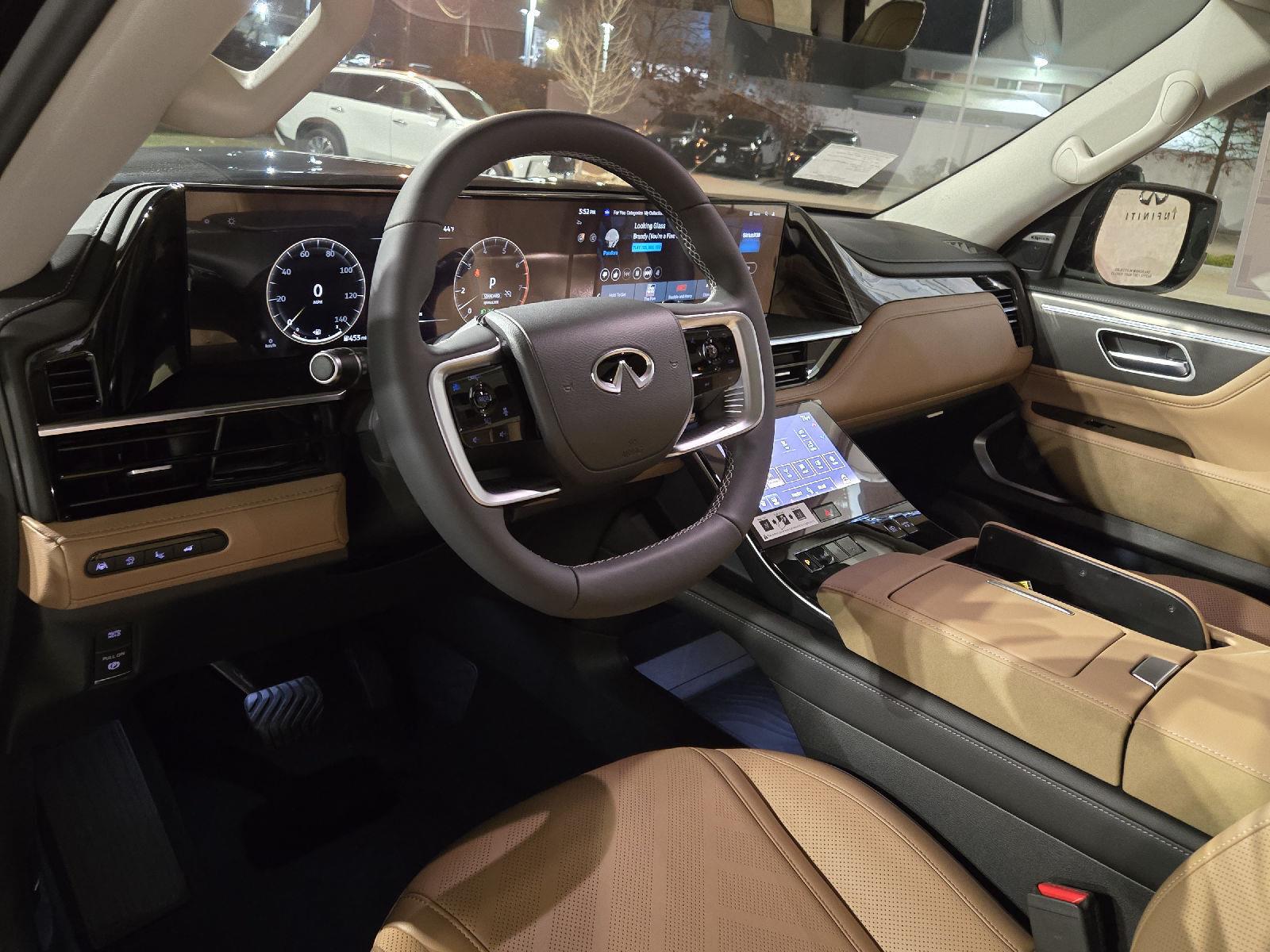 2026 Infiniti QX80 Luxe photo 4