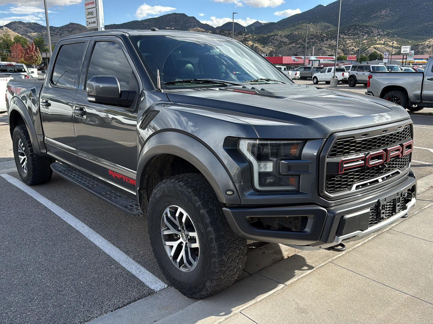 2017 Ford F-150 Raptor photo 2