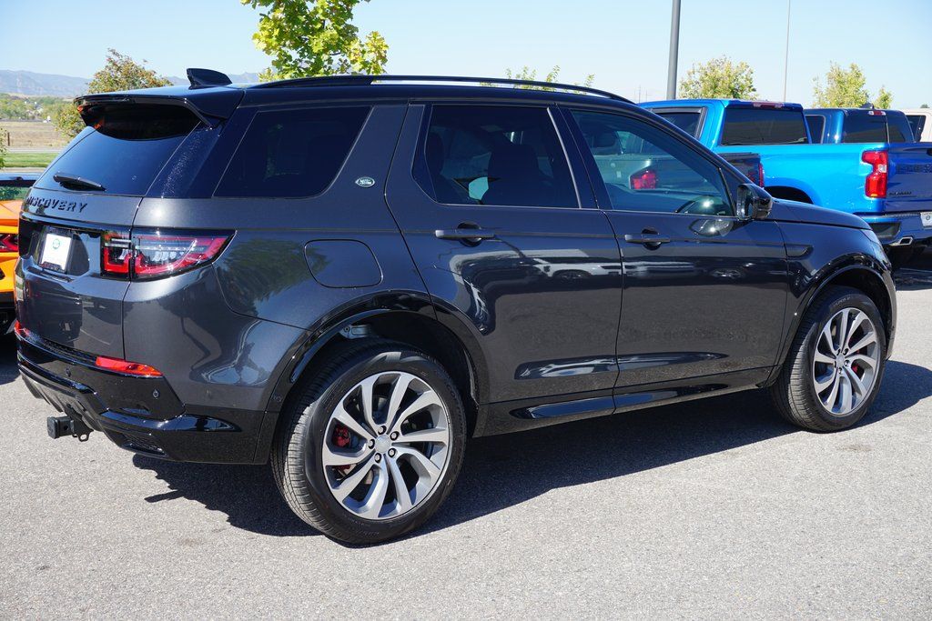 2025 Land Rover Discovery Sport SE photo 3