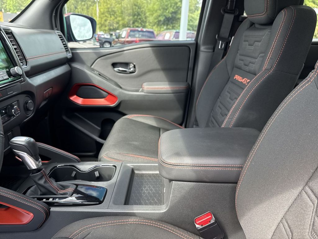 2024 Nissan Frontier PRO-4X photo 22