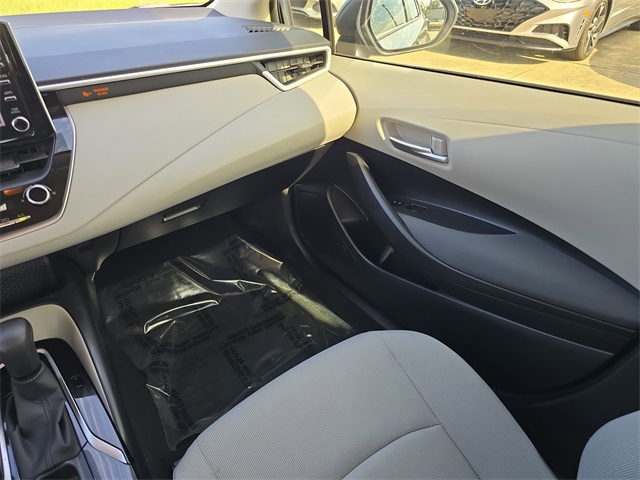 2020 Toyota Corolla LE photo 12