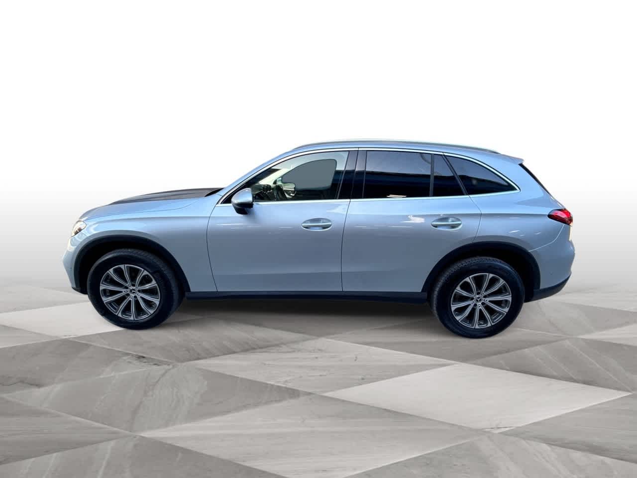 2024 Mercedes Benz GLC 300 4MATIC photo 5