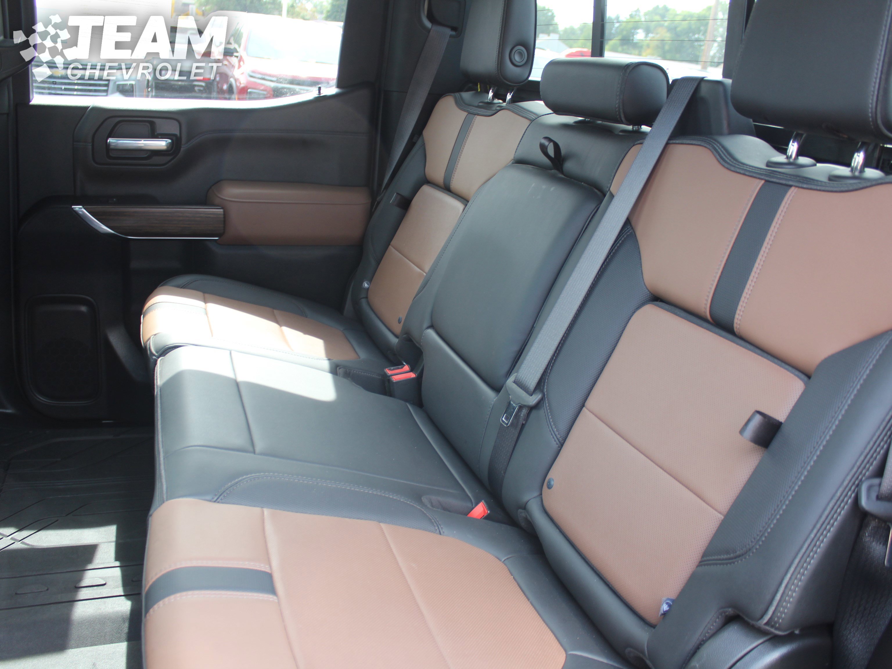 2022 Chevrolet Silverado 1500 High Country photo 24
