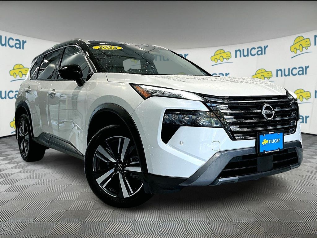 2025 Nissan Rogue SL's photo