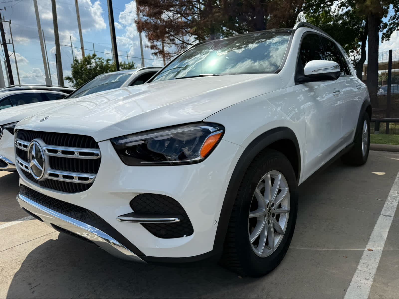 2025 Mercedes Benz GLE 350 4MATIC photo 2
