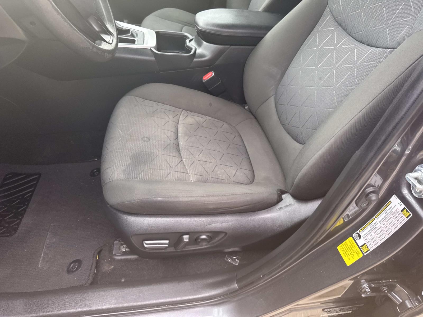 2022 Toyota RAV4 XLE photo 15