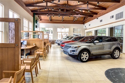 2023 Land Rover Range Rover SE's photo