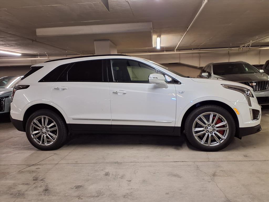 2025 Cadillac XT5 Sport photo 4